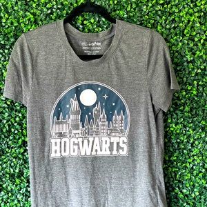 Hogwarts T-shirt 🤓
